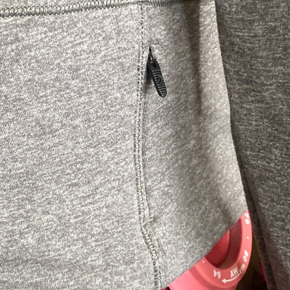 Lululemon cropped long sleeve shirt - Picture 5 of 5